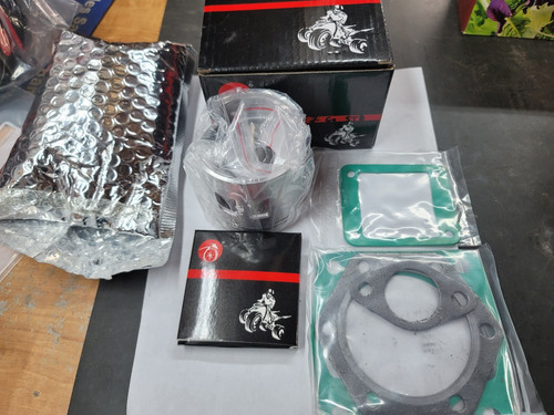Piston rings kit - rings, gasket