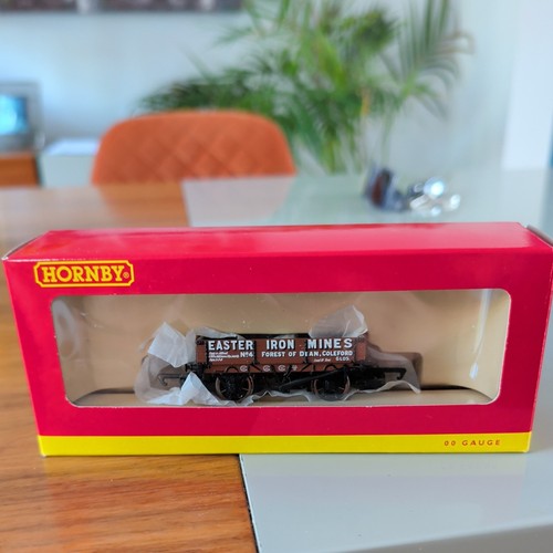 Hornby r6230 plank wagon - r6230,