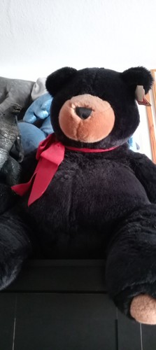 Large gund black bear with - gund,