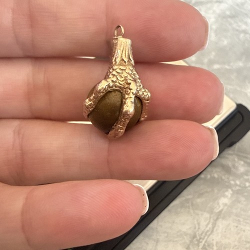 9ct gold pendant tigers - 9ct, eye