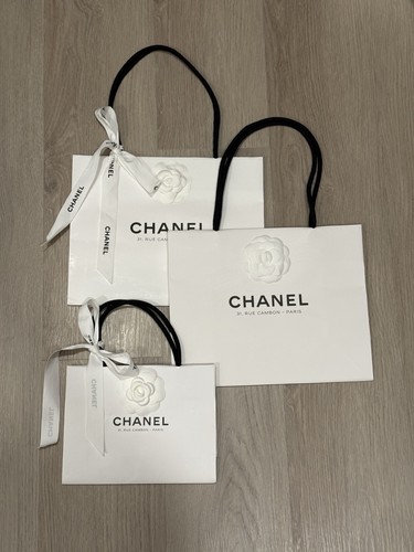 Chanel white paper gift - chanel,