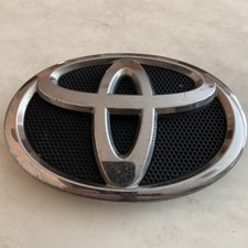 USED Toyota COROLLA 2007-14  front grille EMBLEM no 75312-02030. 75301-02030 