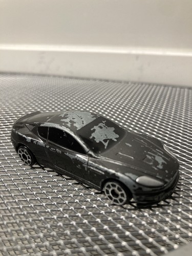 Aston martin dbs - 1:64,