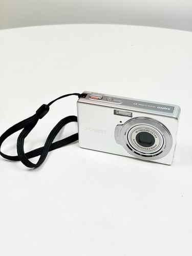 Sanyo xacti compact camera - e7,