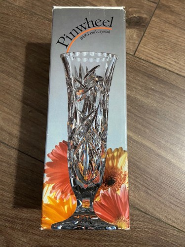 Pinwheel lead crystal vase - 24%,