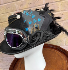 Black Steampunk Top Hat Roses Cogs Goggles Faux Clock Cards Feathers 57cm (32)
