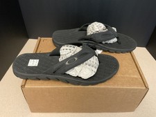 New! Mens Oakley Operative