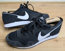 Nike Venture Runner Black