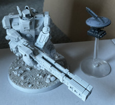 Warhammer 40K - Tau Empire - XV88 Broadside Battlesuit + Drone (R25) Exc