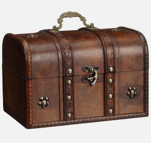 Medium wooden treasure chest - medium,