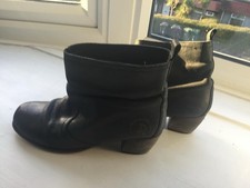 Red Or Dead Leather Boots Size