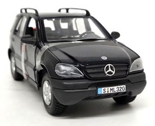Maisto 1/24 - Mercedes Benz ML 320 1997 Green/Blue Diecast model car