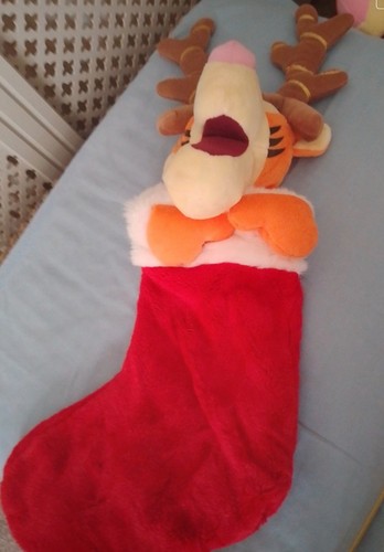 Tigger plush christmas - tigger,
