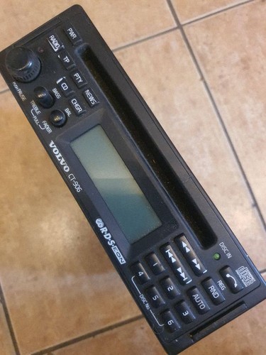 Volvo 240 1980 - radio, cd