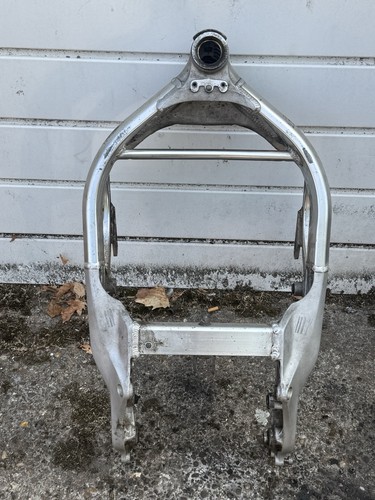 Honda cbr600f4 main frame - cbr600f4,