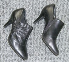 Lotus ladies genuine leather heeled shoes size 7