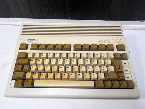 Commodore amiga a600 computer - amiga,