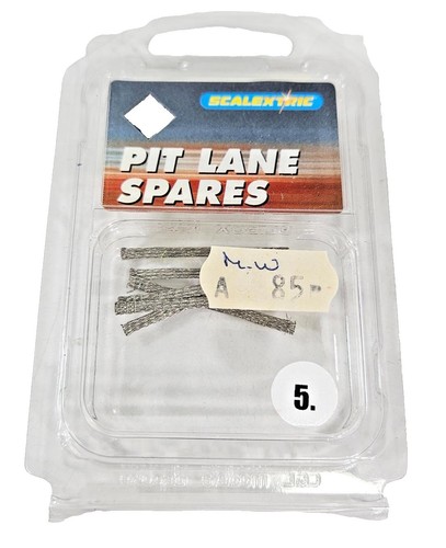 Scalextric pit lane - scalextric,