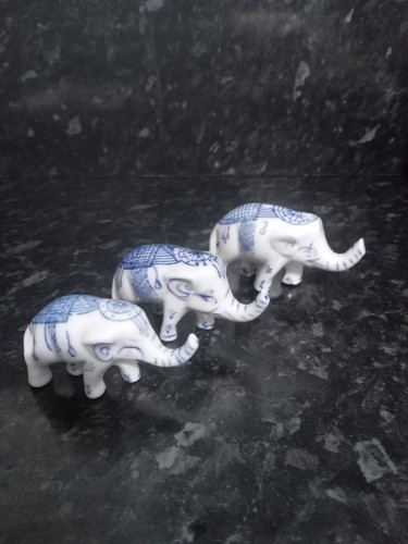 Vintage elephants miniature - elephants,