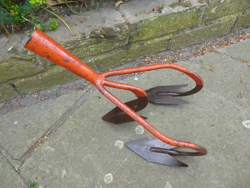 Vintage wolf cultivator claw - vintage,