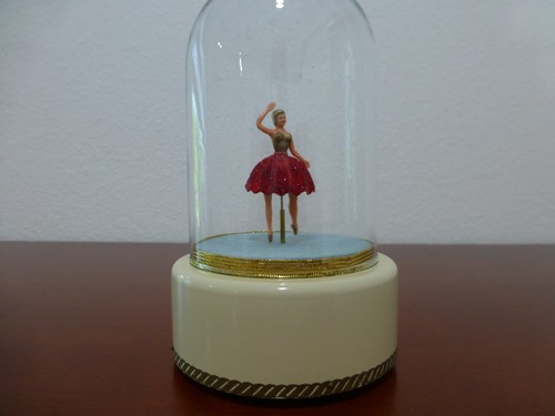 Vintage reuge dancing - vintage,