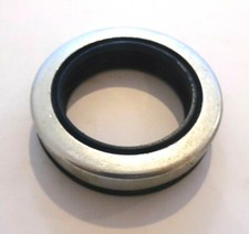 FRONT AXLE SEAL. COMPATIBLE
