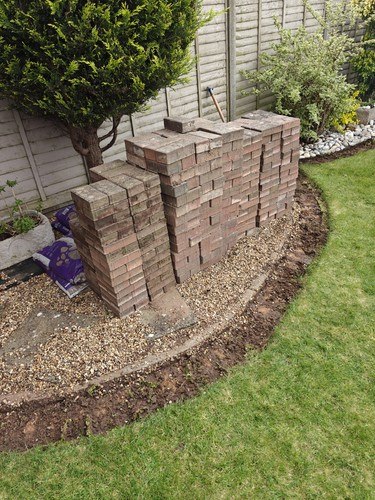 Used red block pavers - pavers, 200x100