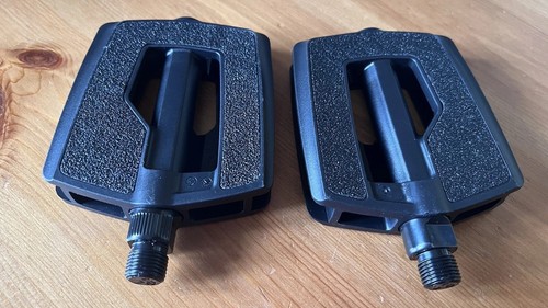 Specialized commuter pedals - commuter,