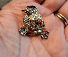 A Vintage Style Bird Brooch,Robin/Sparrow In Beautiful Colourful Rhinestones