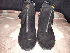 Ladies Shoes Size 6, Black