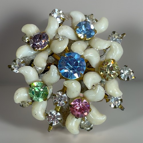 Vintage flower bouquet brooch - vintage,