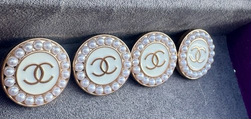 Four chanel buttons 23mm - four,
