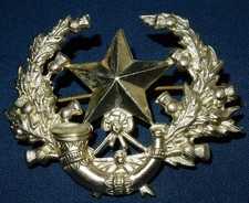 FINE CAMERONIANS (SCOTTISH RIFLES) REGIMENT BRITISH MILITARY CAP BADGE LUGS