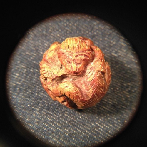 Netsuke japanese monkey ape - netsuke,