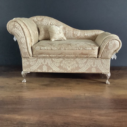 Exquisite vintage chaise - exquisite,