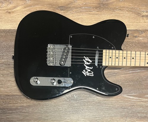 Huddy signed electric - *,
