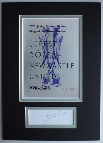 Wyn davies signed autograph - davies,
