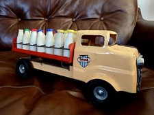 TRI-ANG VINTAGE MILK TRUCK/