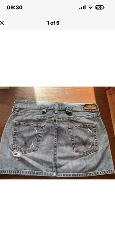 Levi’s,blue