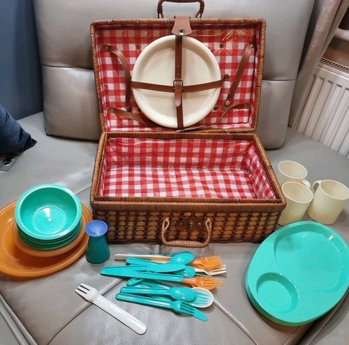 Vintage wicker picnic - vintage, basket