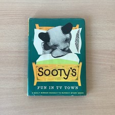 Sooty's Fun in TV Town - Fifth Daily Mirror Monday to Sunday Book 