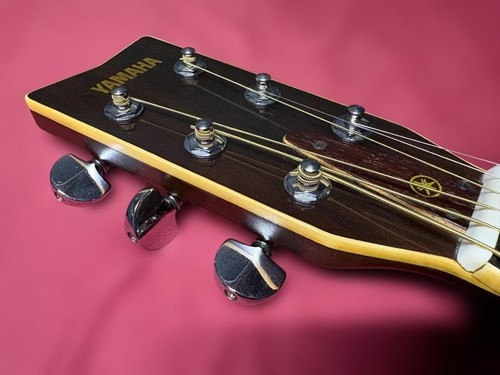 Yamaha fg180 red - red, label