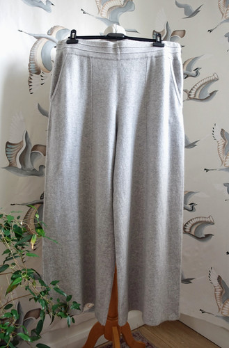Bnwt loop cashmere - bnwt,