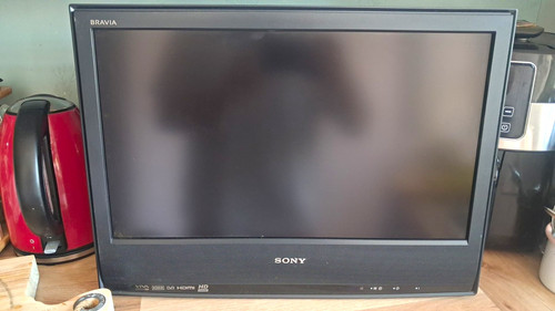 Sony bravia 16in - 16in, led