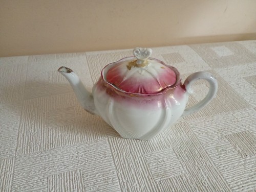 Small ornament teapot vintage - teapot,