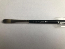 MAC 194 CONCEALER BRUSH - NEW
