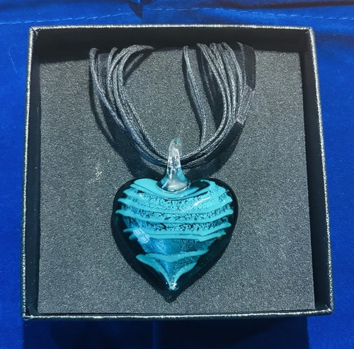 Lalique style glass heart - glass,