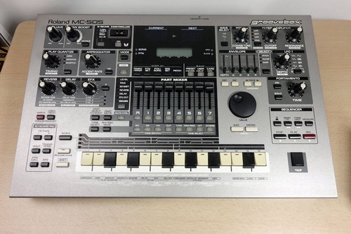 Roland 505 groovebox - groovebox, 1998