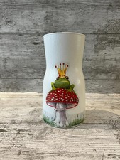 Small Vase Frog on Toadstool