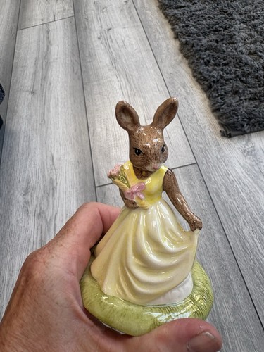 Lovely royal doulton bunnykins - royal,